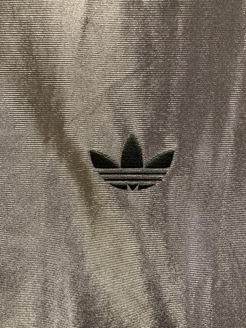 adidas（アディダス）adidas (アディダス) ファイヤーバード メタリックトラックトップ シルバー サイズ:xlの古着・服飾アイテム