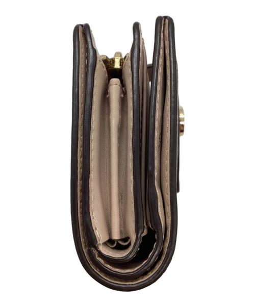 MICHAEL KORS（マイケル・コース）MICHAEL KORS (マイケル・コース) MK チャーム シグネチャー ミディアム タブ L ジップ ウォレット ブラウンの古着・服飾アイテム