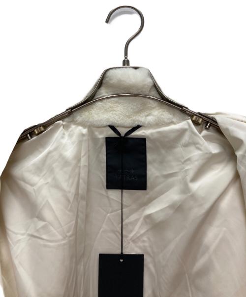 TATRAS（タトラス）TATRAS (タトラス) BARBRA スタンドカラーボアブルゾン ホワイト サイズ:02の古着・服飾アイテム
