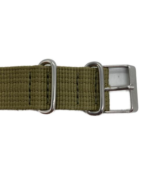 TIMEX（タイメックス）TIMEX (タイメックス) ダイバーズウォッチ ホワイト×オリーブの古着・服飾アイテム