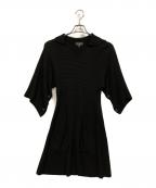 CHANELシャネル）の古着「フレアスリーブロゴボタンニットワンピース」｜ブラック