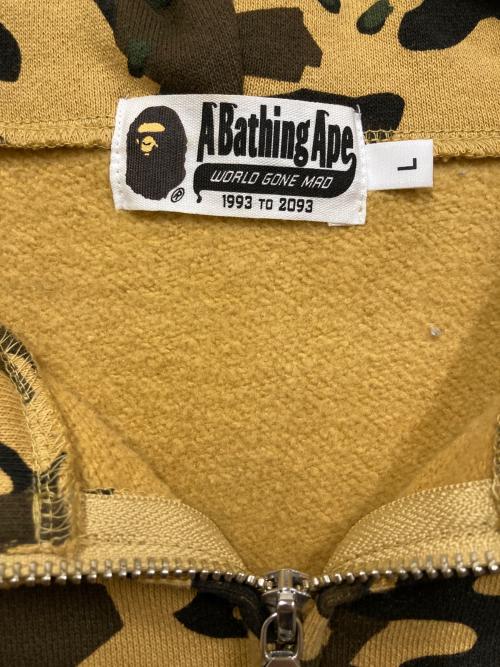 A BATHING APE（アベイシングエイプ）A BATHING APE (アベイシングエイプ) 1st CAMO SHARK FULL ZIP HOODIE/ｶﾓｼｬｰｸﾌﾙｼﾞｯﾌﾟﾌｰﾃﾞｨｰ ベージュ サイズ:Lの古着・服飾アイテム