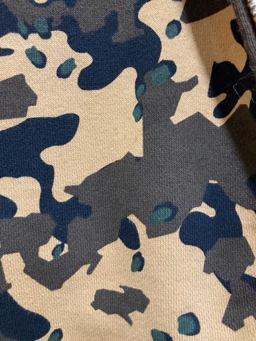 A BATHING APE（アベイシングエイプ）A BATHING APE (アベイシングエイプ) 1st CAMO SHARK FULL ZIP HOODIE/ｶﾓｼｬｰｸﾌﾙｼﾞｯﾌﾟﾌｰﾃﾞｨｰ ベージュ サイズ:Lの古着・服飾アイテム