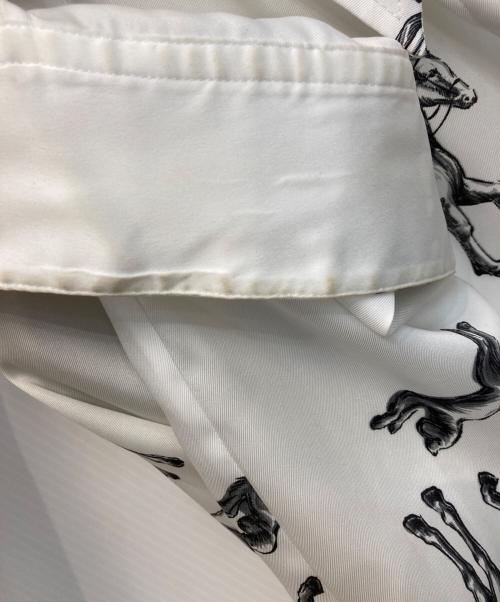 3.1 phillip lim（スリーワンフィリップリム）3.1 phillip lim (スリーワンフィリップリム) ホースプリントブラウス ホワイト×ブラックの古着・服飾アイテム