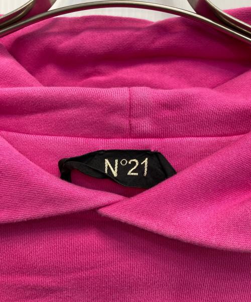 N°21（ヌメロヴェントゥーノ）N°21 (ヌメロヴェントゥーノ) プルオーバーパーカー ピンク サイズ:Mの古着・服飾アイテム
