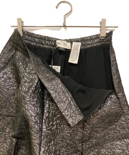 ZARA（ザラ）ZARA (ザラ) MAISON SPECIAL (メゾンスペシャル) メタリックジャカードパンツ シルバー サイズ:SMの古着・服飾アイテム