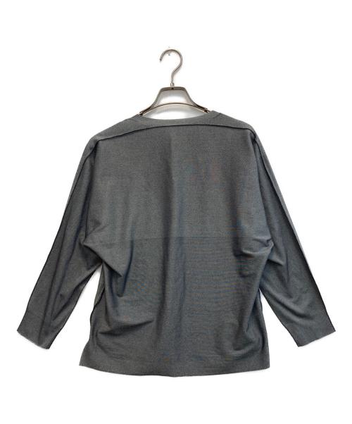 A-POC INSIDE PLEATS PLEASE（エーポック・インサイド・イッセイミヤケ）A-POC INSIDE PLEATS PLEASE (エーポック・インサイド・イッセイミヤケ) 7分袖カットソー グレー サイズ:3の古着・服飾アイテム