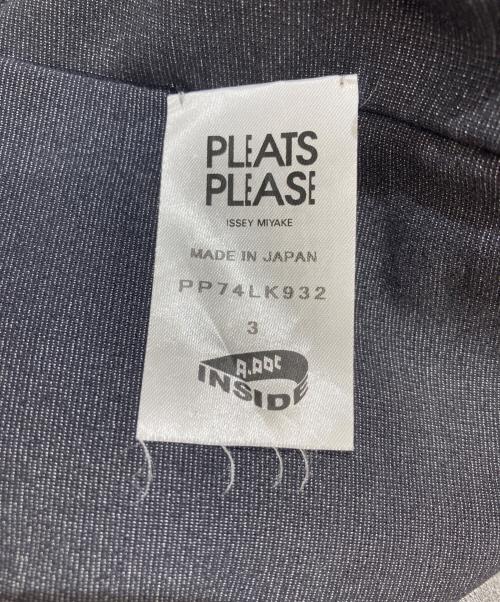 A-POC INSIDE PLEATS PLEASE（エーポック・インサイド・イッセイミヤケ）A-POC INSIDE PLEATS PLEASE (エーポック・インサイド・イッセイミヤケ) 7分袖カットソー グレー サイズ:3の古着・服飾アイテム