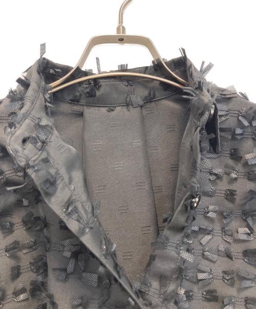 Re.Verofonna（ヴェロフォンナ）Re.Verofonna (ヴェロフォンナ) リボンカットJQクロップドシャツ ブラック サイズ:38 未使用品の古着・服飾アイテム