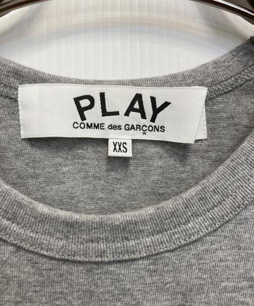 PLAY COMME des GARCONS（プレイコムデギャルソン）PLAY COMME des GARCONS (プレイコムデギャルソン) Small Red Heart Tシャツ グレー サイズ:XXSの古着・服飾アイテム