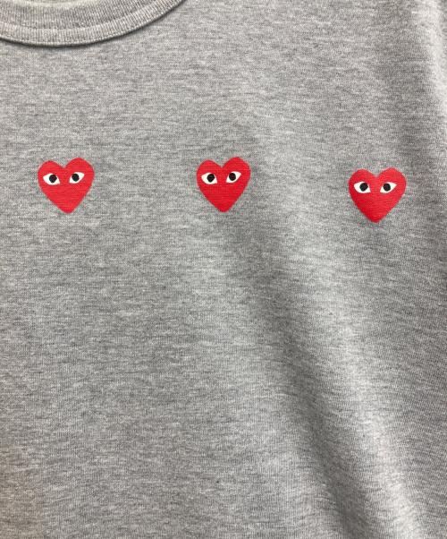 PLAY COMME des GARCONS（プレイコムデギャルソン）PLAY COMME des GARCONS (プレイコムデギャルソン) Small Red Heart Tシャツ グレー サイズ:XXSの古着・服飾アイテム