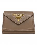 PRADAプラダ）の古着「サフィアーノ 3つ折り 財布」｜ピンクベージュ