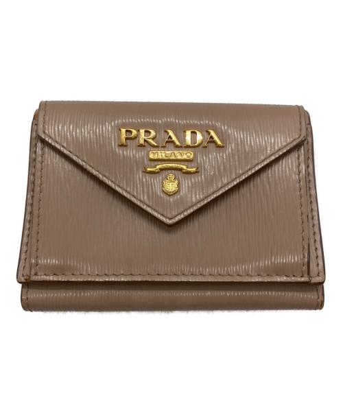 PRADA（プラダ）PRADA (プラダ) サフィアーノ 3つ折り 財布 ピンクベージュの古着・服飾アイテム