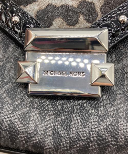 MICHAEL KORS（マイケルコース）MICHAEL KORS (マイケルコース) WHITNEY フラップ チェーン ショルダー ミディアム ブラックの古着・服飾アイテム