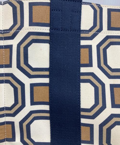 TORY BURCH（トリーバーチ）TORY BURCH (トリーバーチ) オクタゴン キャンバストートバッグ ホワイト×ネイビーの古着・服飾アイテム