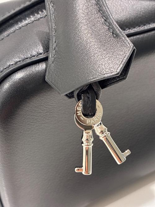 HERMES（エルメス）HERMES (エルメス) フォーブル・エクスプレス PM ハンド バッグ/Faubourg Express PM ブラック サイズ:PMの古着・服飾アイテム