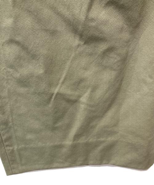 AURALEE（オーラリー）AURALEE (オーラリー) ULTRA FINE TROPICAL WOOL TWO-TUCK SLACKS オリーブ サイズ:4の古着・服飾アイテム
