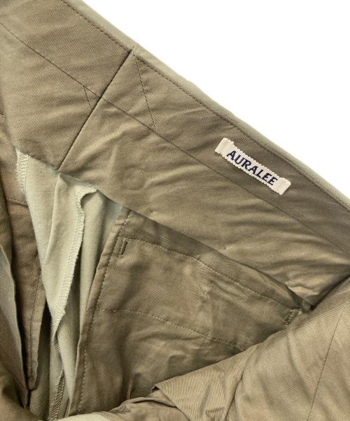 AURALEE（オーラリー）AURALEE (オーラリー) ULTRA FINE TROPICAL WOOL TWO-TUCK SLACKS オリーブ サイズ:4の古着・服飾アイテム