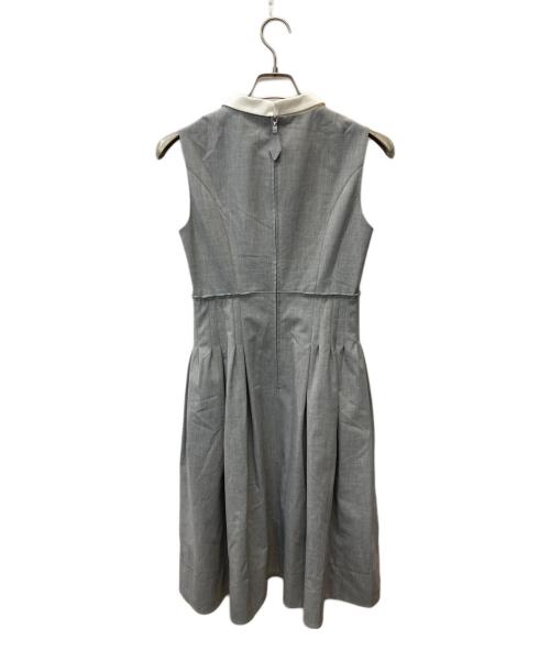 FOXEY NEWYORK（フォクシーニューヨーク）FOXEY NEWYORK (フォクシーニューヨーク) ノースリーブワンピース グレー サイズ:40の古着・服飾アイテム