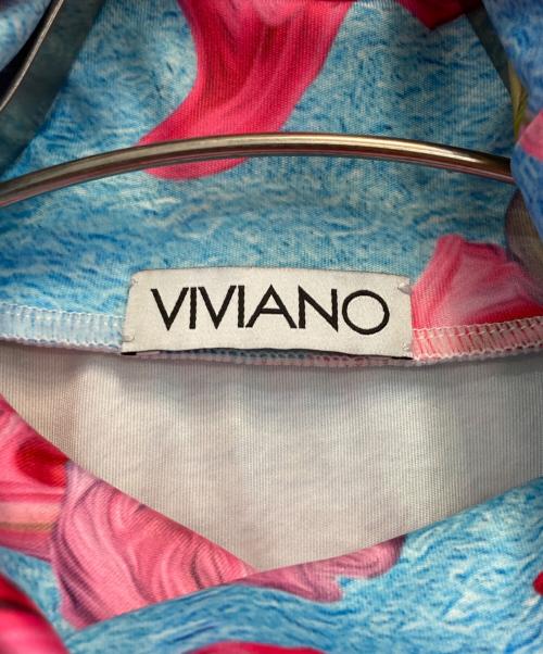VIVIANO（ヴィヴィアーノ）VIVIANO (ヴィヴィアーノ) バラハイネックカットソー ブルー×ピンク サイズ:Mの古着・服飾アイテム