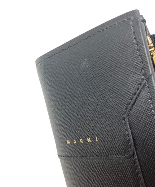 MARNI（マルニ）MARNI (マルニ) サフィアーノレザー製 二つ折り財布 ブラックの古着・服飾アイテム
