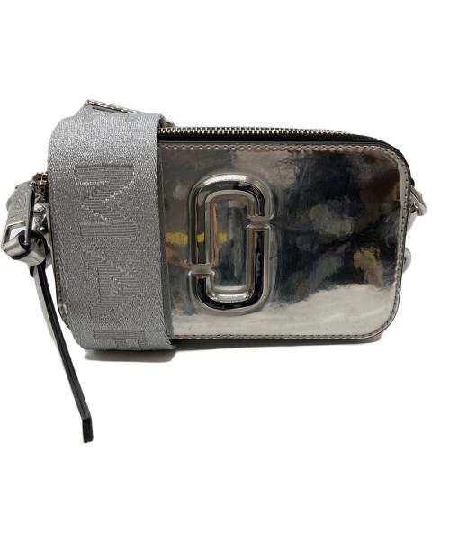 MARC JACOBS（マークジェイコブス）MARC JACOBS (マークジェイコブス) スナップショット ショルダーバッグ シルバーの古着・服飾アイテム