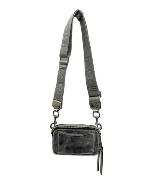 MARC JACOBS（マークジェイコブス）MARC JACOBS (マークジェイコブス) スナップショット ショルダーバッグ シルバーの古着・服飾アイテム