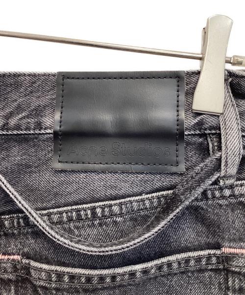 Acne studios（アクネ ストゥディオズ）ACNE STUDIOS (アクネ ストゥディオズ) 1991Toj ベルテッド ワイド デニム パンツ アッシュブラック サイズ:32の古着・服飾アイテム