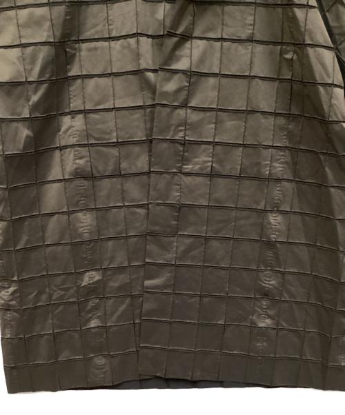 A-POC ABLE ISSEY MIYAKE（エイポック エイブル イッセイ ミヤケ）A-POC ABLE ISSEY MIYAKE (エイポック エイブル イッセイ ミヤケ) グリッドスチームストレッチスタンドカラーロングコート オリーブ サイズ:1の古着・服飾アイテム