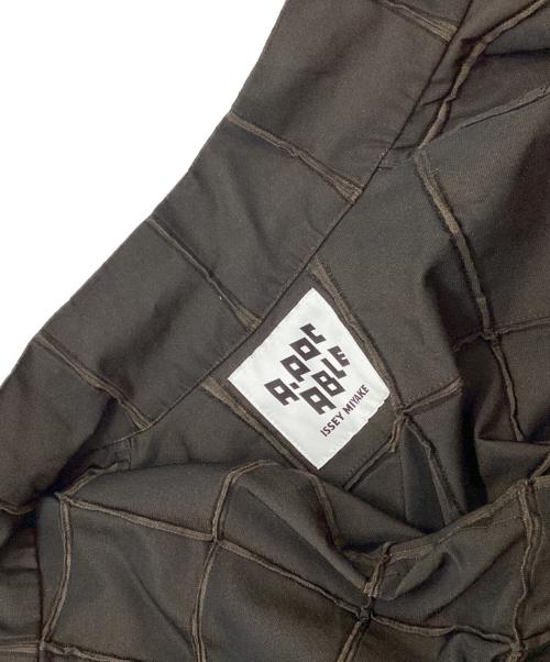 A-POC ABLE ISSEY MIYAKE（エイポック エイブル イッセイ ミヤケ）A-POC ABLE ISSEY MIYAKE (エイポック エイブル イッセイ ミヤケ) グリッドスチームストレッチスタンドカラーロングコート オリーブ サイズ:1の古着・服飾アイテム