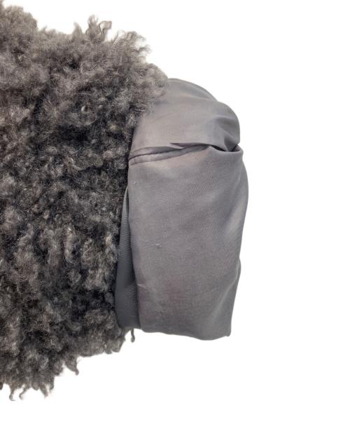 THINGS THAT MATTER（シングスザットマター）THINGS THAT MATTER (シングスザットマター) CRIMPED FUR CROPPED BLOUSON/ボアジャケット グレー サイズ:FREEの古着・服飾アイテム
