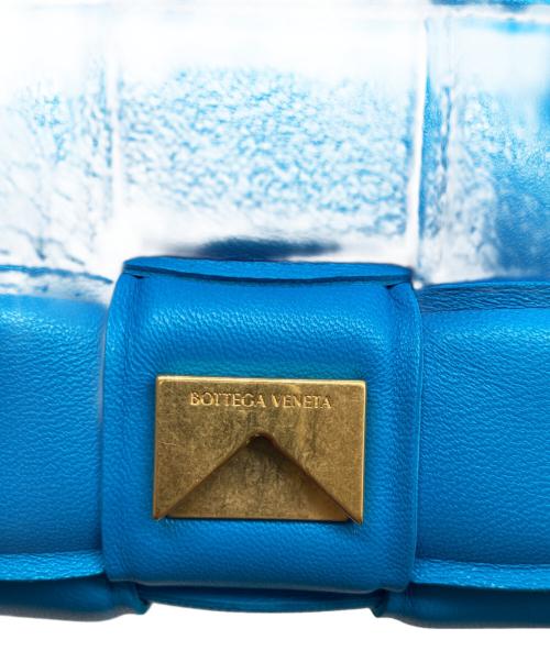 BOTTEGA VENETA（ボッテガベネタ）BOTTEGA VENETA (ボッテガベネタ) キャンディ パテッド カセット/マイクロミニバッグ ブルーの古着・服飾アイテム