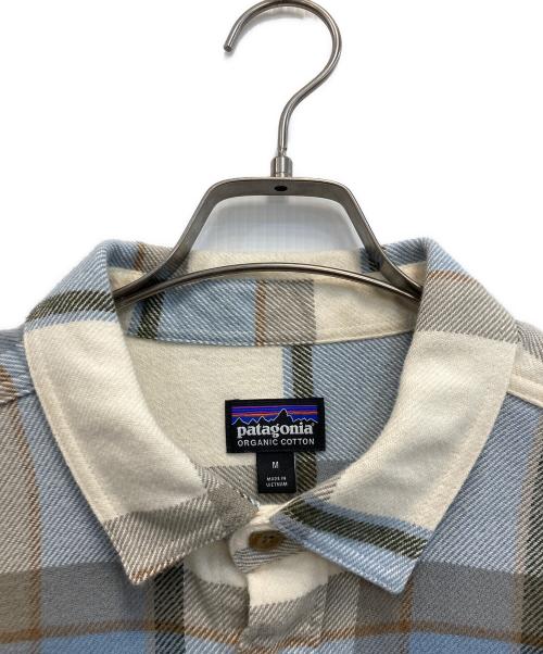 Patagonia（パタゴニア）Patagonia (パタゴニア) Fjord Flannel Shirt/フィヨルドフランネルシャツ アイボリー×ブルー サイズ:Mの古着・服飾アイテム