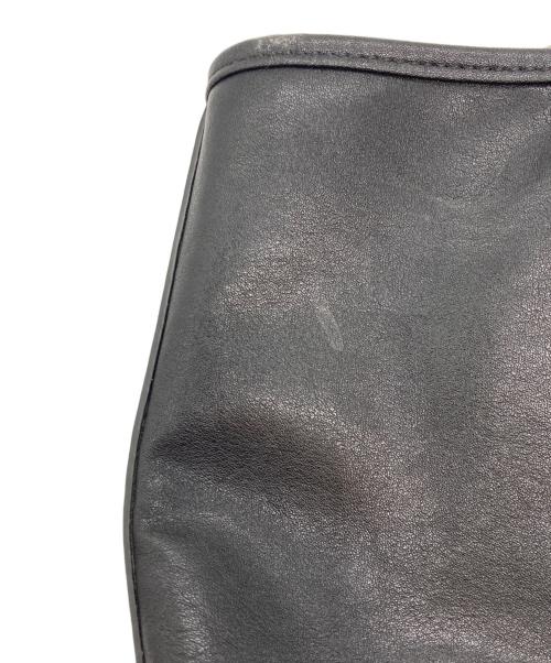 truuzen（トゥルーゼン）truuzen (トゥルーゼン) レザートートバッグ ブラックの古着・服飾アイテム