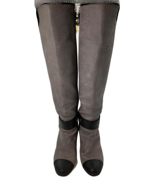CHANEL（シャネル）CHANEL (シャネル) ココマークロングブーツ ブラック×グレー サイズ:34.5の古着・服飾アイテム