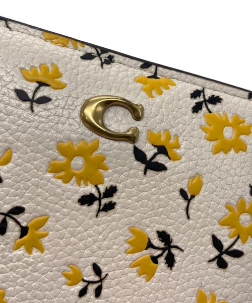 COACH（コーチ）COACH (コーチ) コンパクトラウンドジップウォレット ホワイト×イエローの古着・服飾アイテム