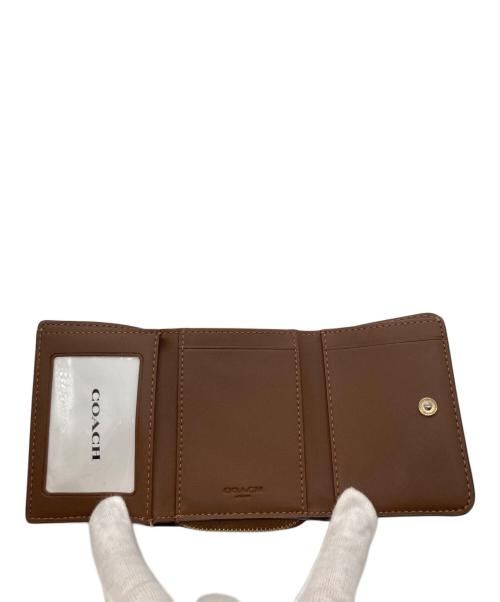 COACH（コーチ）COACH (コーチ) シグネチャー3つ折りコンパクトウォレット ベージュの古着・服飾アイテム