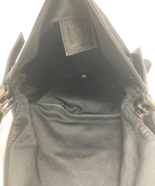 FENDI（フェンディ）FENDI (フェンディ) マンマバゲットボンディングショルダーバッグ ブラックの古着・服飾アイテム