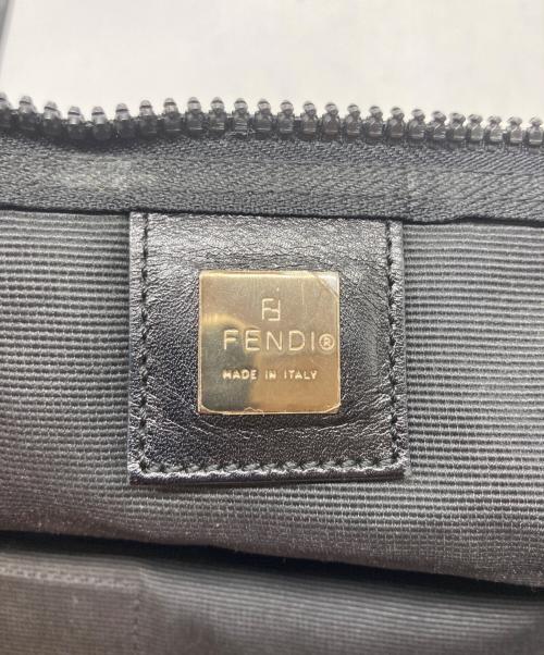 FENDI（フェンディ）FENDI (フェンディ) ロゴライン ハンドバッグ ブラックの古着・服飾アイテム
