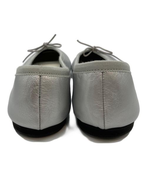 travel shoes by chausser（トラベルシューズバイショセ）TRAVEL SHOES by chausser (トラベルシューズバイショセ) バレエシューズ シルバー サイズ:39の古着・服飾アイテム
