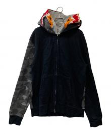 A BATHING APE（アベイシングエイプ）の古着「シャーク ジップパーカー」｜ブラック