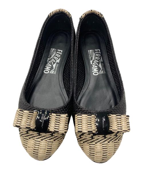 Salvatore Ferragamo（サルヴァトーレ フェラガモ）Salvatore Ferragamo (サルヴァトーレ フェラガモ) ヴァリナ VARINA パンプス ブラック×ベージュ サイズ:6の古着・服飾アイテム
