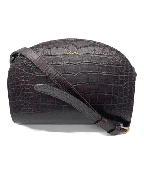 A.P.C.（アーペーセー）A.P.C. (アーペーセー) ハーフムーン型押しショルダーバッグ / Sac Demi-LUNE ブラウンの古着・服飾アイテム