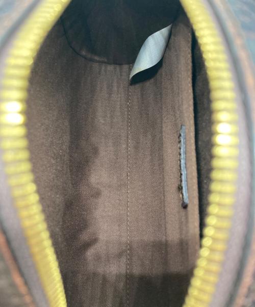 A.P.C.（アーペーセー）A.P.C. (アーペーセー) ハーフムーン型押しショルダーバッグ / Sac Demi-LUNE ブラウンの古着・服飾アイテム