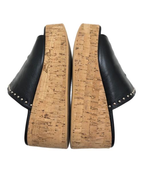 J&M DAVIDSON（ジェイ＆エム デヴィッドソン）J&M DAVIDSON (ジェイ＆エム デヴィッドソン) コルクウェッジソールサンダル ブラック サイズ:36の古着・服飾アイテム