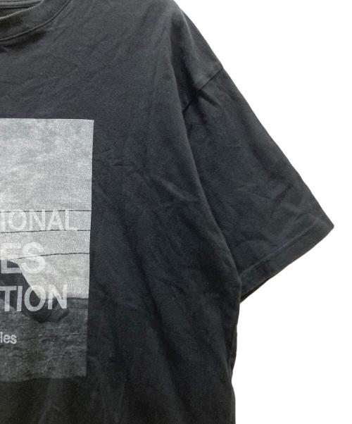 THE INTERNATIONAL IMAGES COLLECTION（ザ インターナショナルイメージズ コレクション）THE INTERNATIONAL IMAGES COLLECTION (ザ インターナショナルイメージズ コレクション) プリントTシャツ ブラック サイズ:Mの古着・服飾アイテム