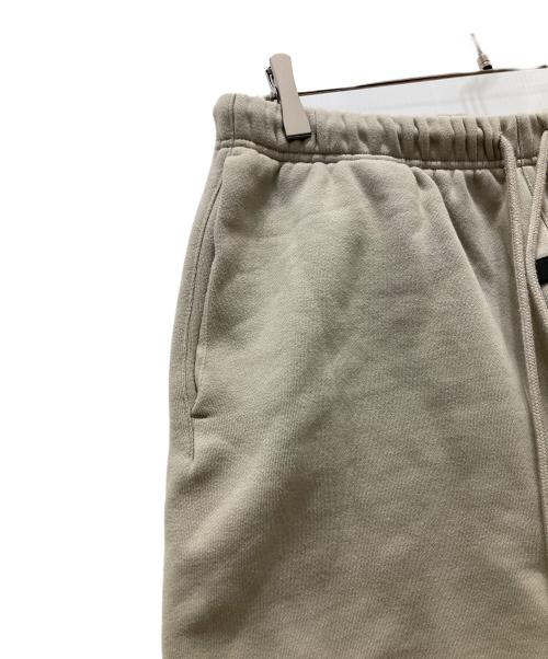 FOG ESSENTIALS（フィアオブゴッド エッセンシャル）FOG ESSENTIALS (フィアオブゴッド エッセンシャル) Sweat Shorts ベージュ サイズ:Lの古着・服飾アイテム