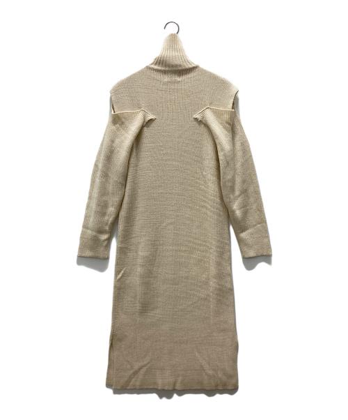 acka（エーシーケーエー）acka (エーシーケーエー) ボタンデザイン ニットワンピース ベージュ サイズ:表記無しの古着・服飾アイテム