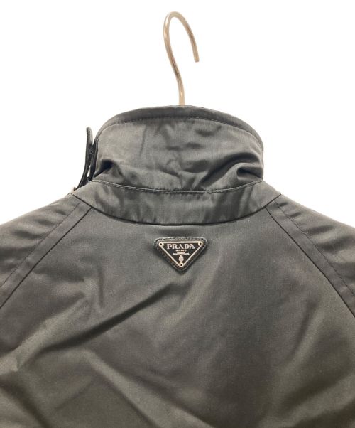 PRADA（プラダ）PRADA (プラダ) プレート付ナイロンステンカラーコート ブラック サイズ:38の古着・服飾アイテム