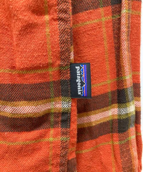 Patagonia（パタゴニア）Patagonia (パタゴニア) ライトウェイトフィヨルドフランネルシャツ オレンジ サイズ:XSの古着・服飾アイテム